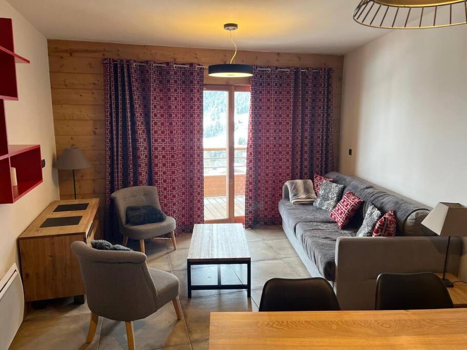 Appartement Au Pied Avec Parking Couvert ! *